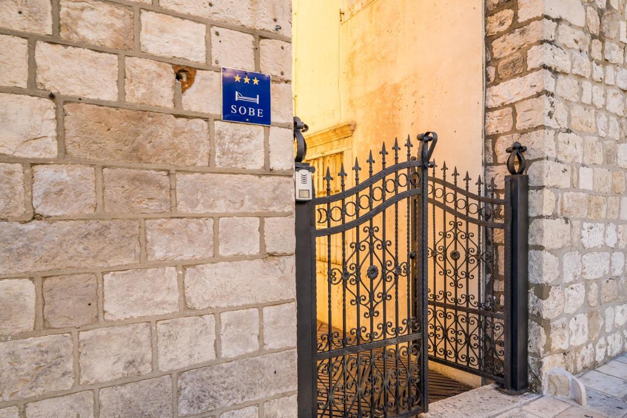 Deluxe Rooms With A Terrace View At Old City Gate Dubrovnik Buitenkant foto